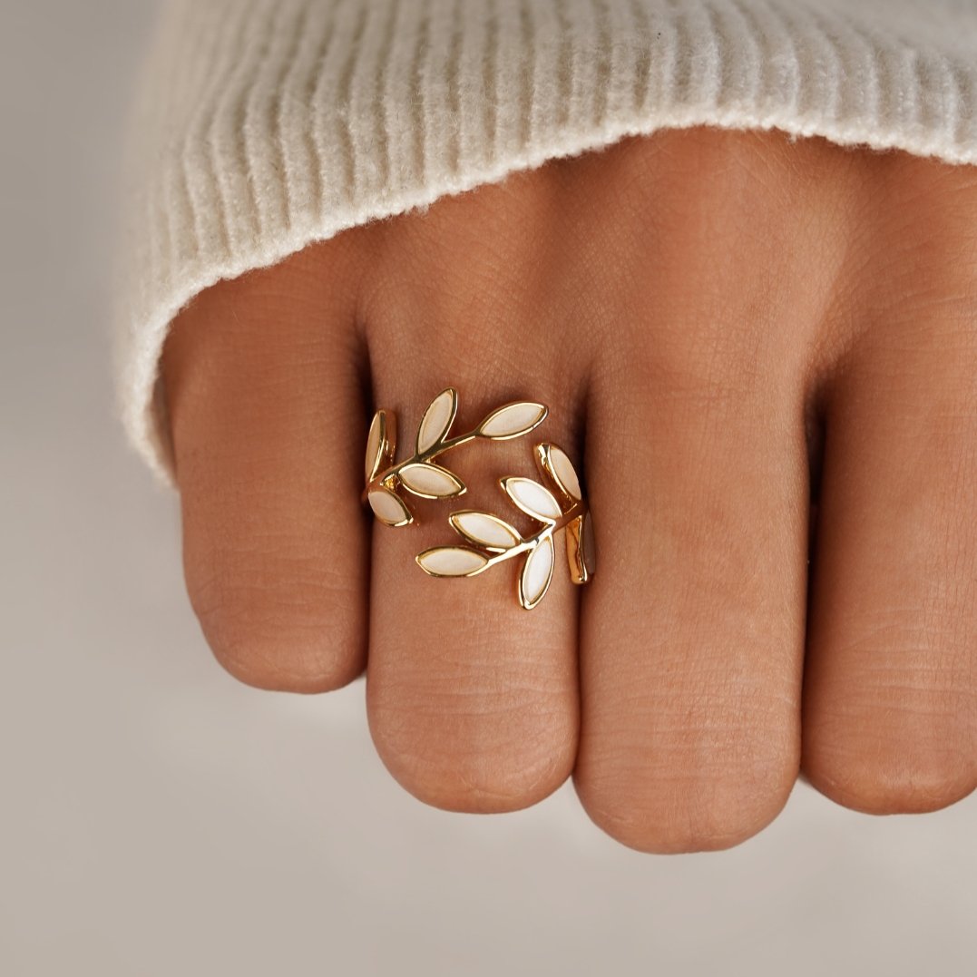 ELSWORTH – LEAFY GOLD RINGS